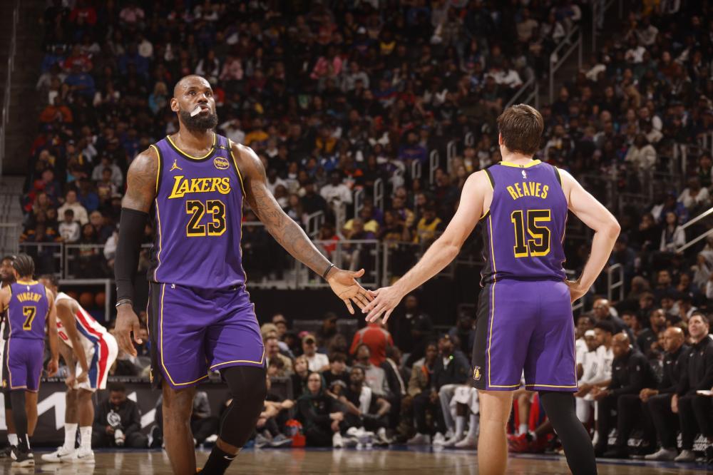 竞争激烈的 竞争激烈的